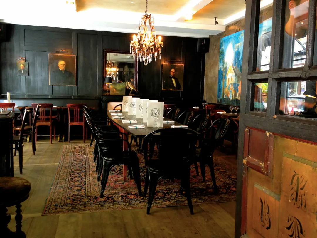 Le Hibou Restaurant Bar Paris