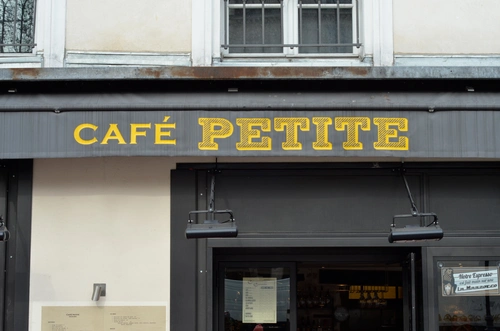 Café Petite Restaurant Paris