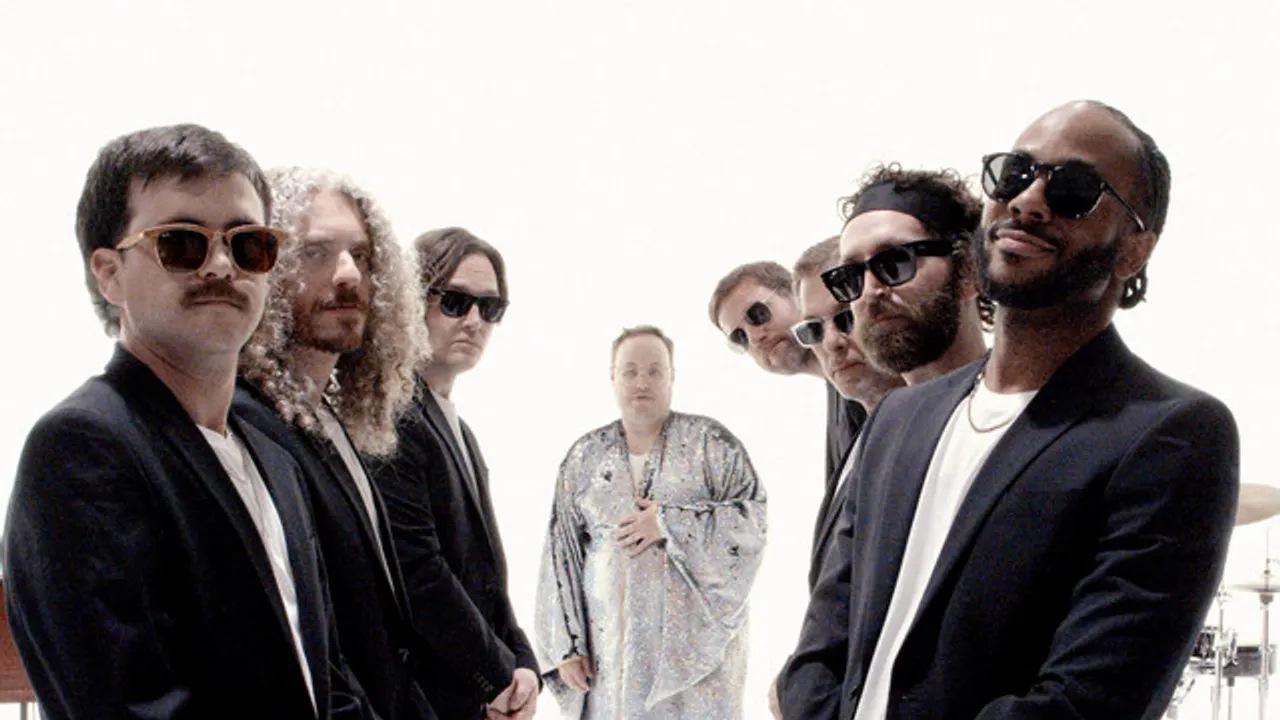 ST. PAUL AND THE BROKEN BONES
