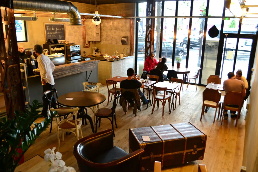 Café Lomi Restaurant Paris
