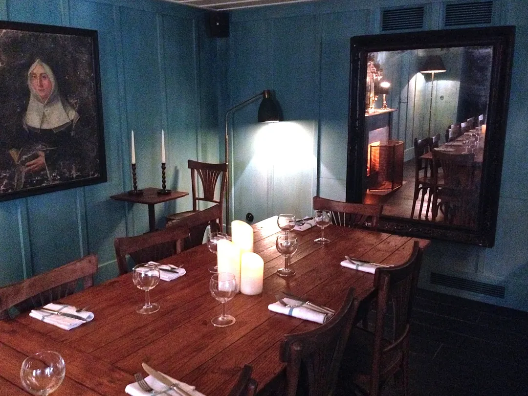 Le Hibou Restaurant Bar Paris