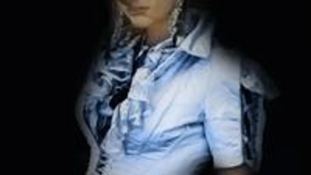 Madam Hausse Le Ton