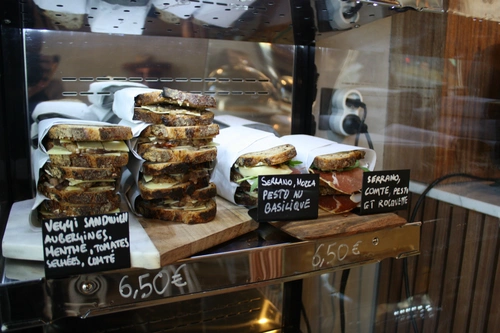 Braun Notes Coffee Restaurant Paris