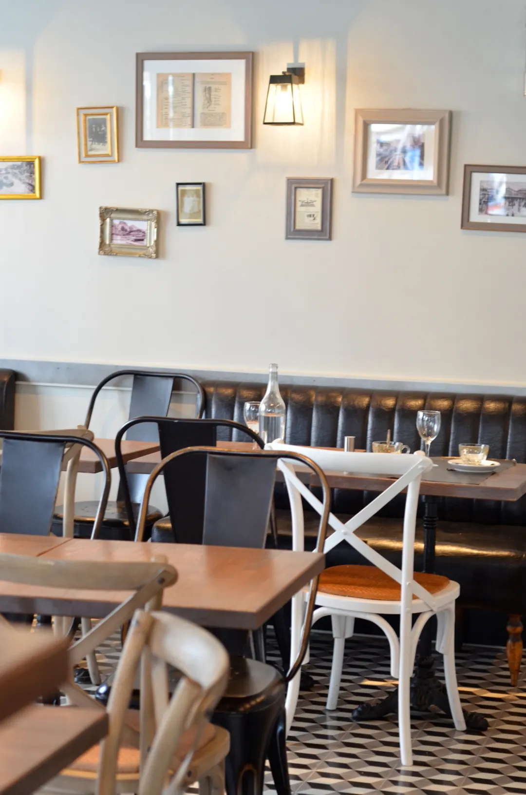 Le Petit Carillon Restaurant Bar Paris