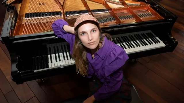 Marie Krüttli - piano solo