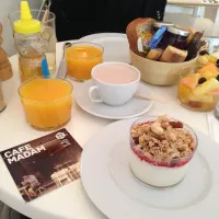 Le Café Madam