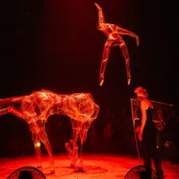 Nocturne (Parade) – Phia Ménard