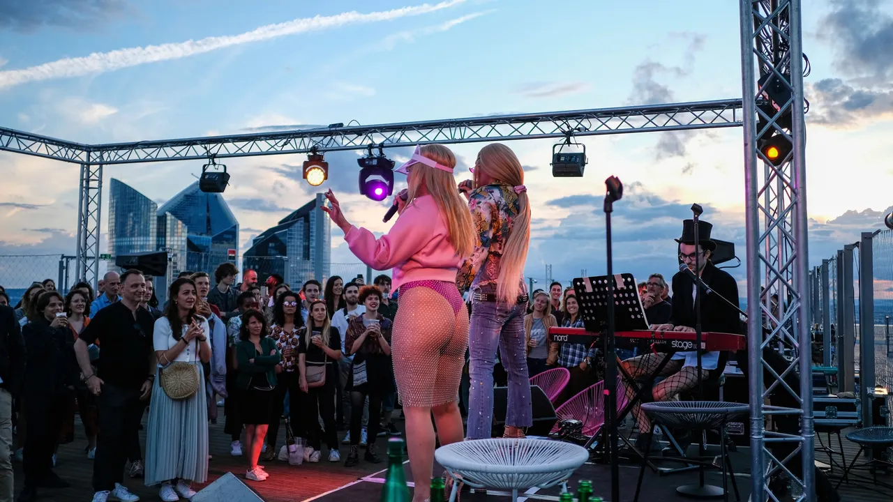 Fête au Rooftop de Madame Arthur à la Grande Arche de la Défense