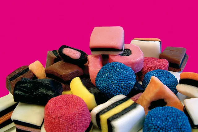La Journée des Petits Plaisirs revient à Paris pour distribuer des bonbons !