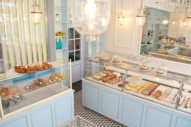Souvenirs d'antan à la pâtisserie des Martyrs