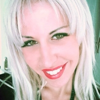 Christelle E