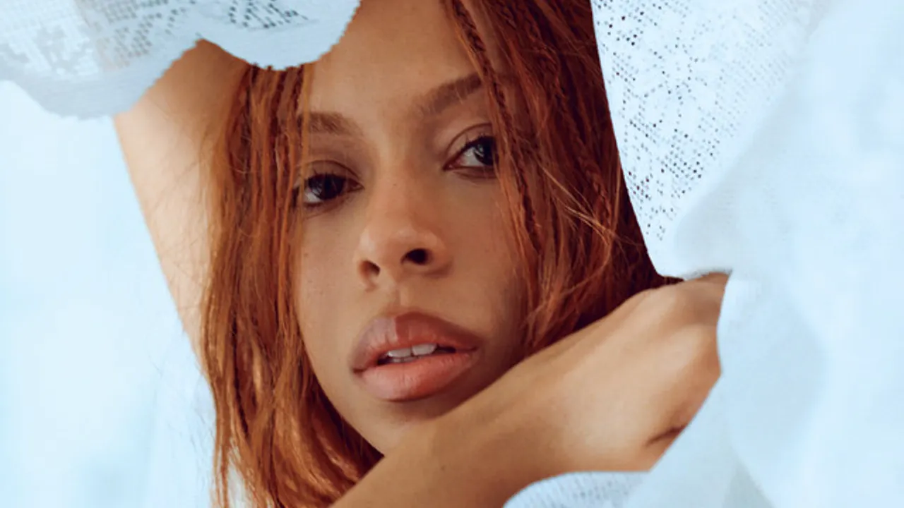 RAVYN LENAE