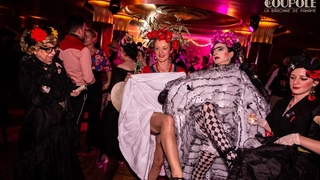 Dîner & bal costumé entre célibataires