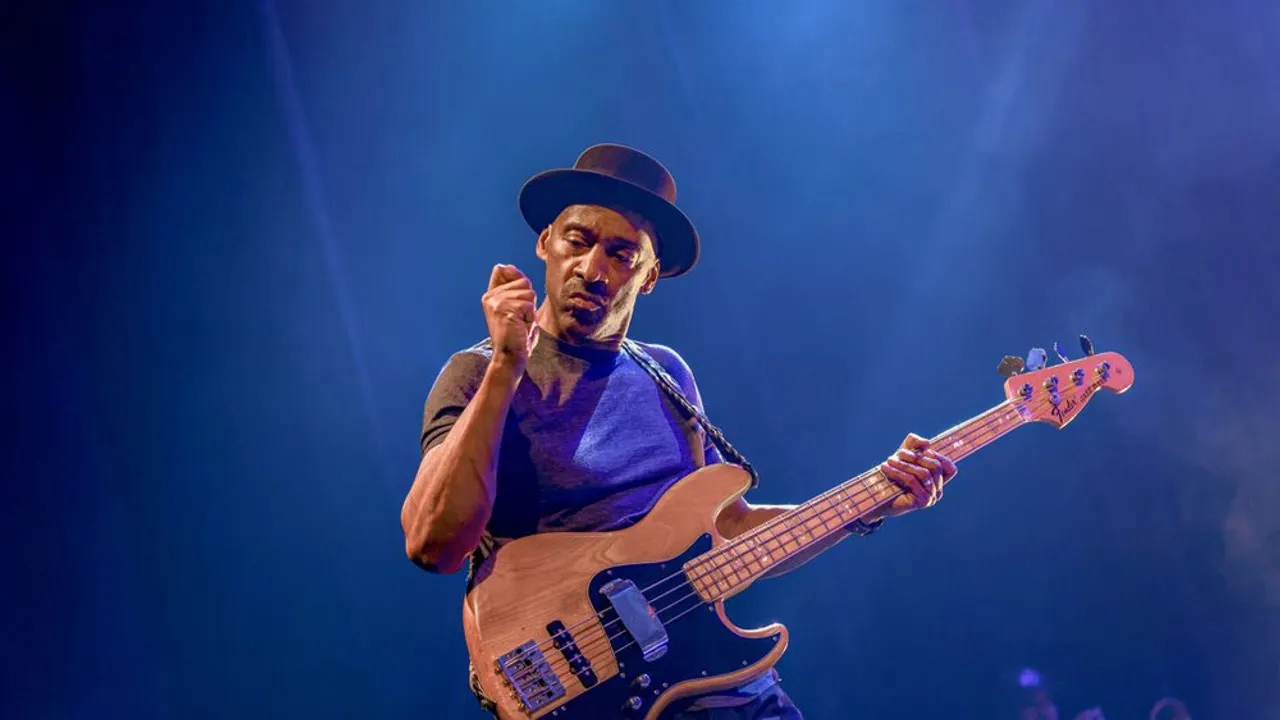 MARCUS MILLER