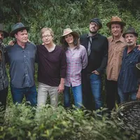 Edie Brickell & New Bohemians