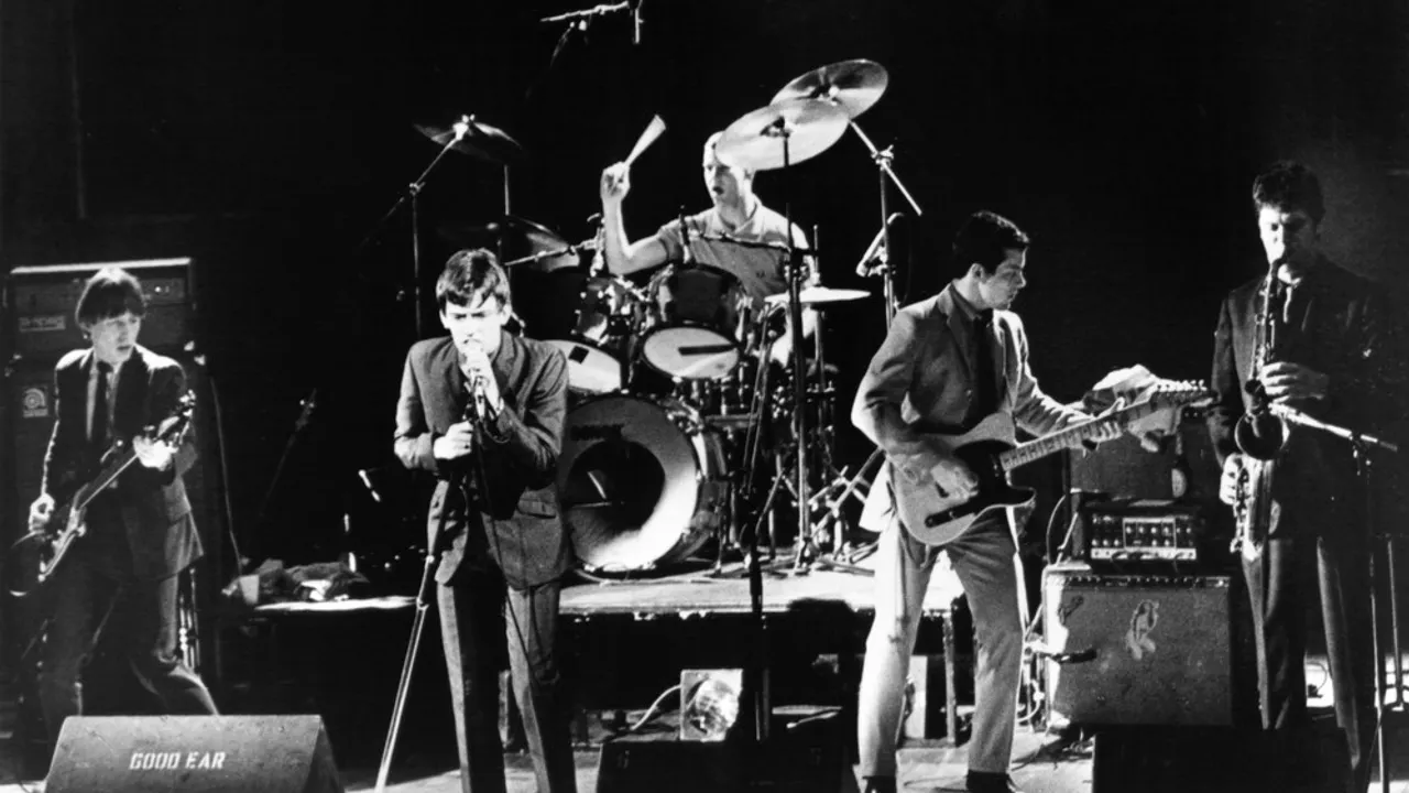 Secret Affair, Purple Hearts
