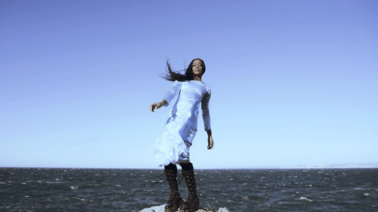 Célia Kameni - Méduse