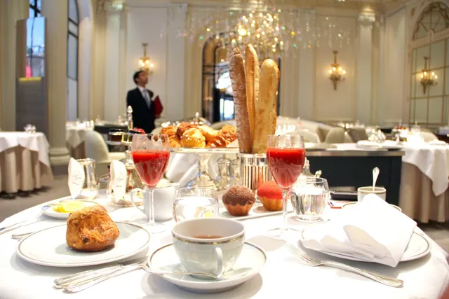 Les meilleurs petits-déjeuners de palaces à Paris !