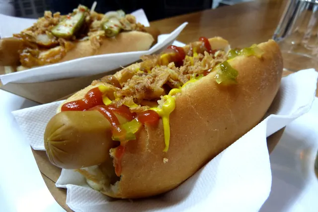 Le hot-dog veggie du Tricycle emménage rue de Paradis