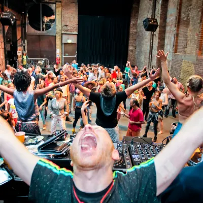 Morning Gloryville, un réveil sur-vitaminé au Carreau du Temple