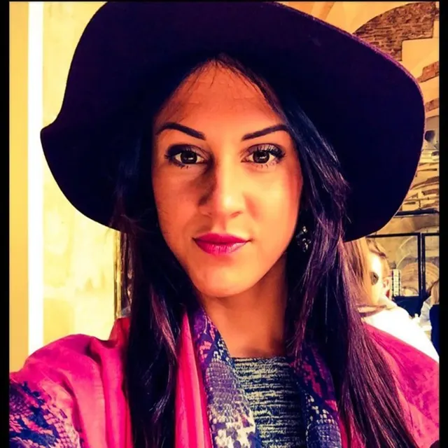 CriiSse Tina L