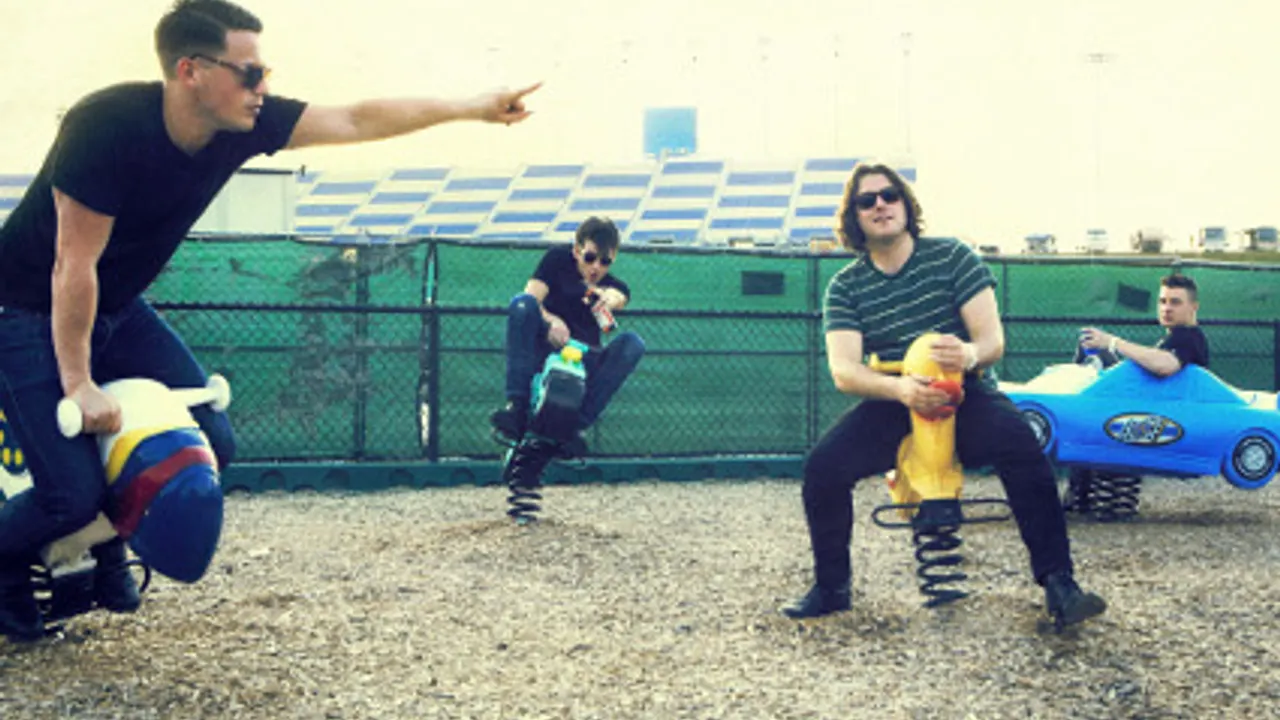 ARCTIC MONKEYS