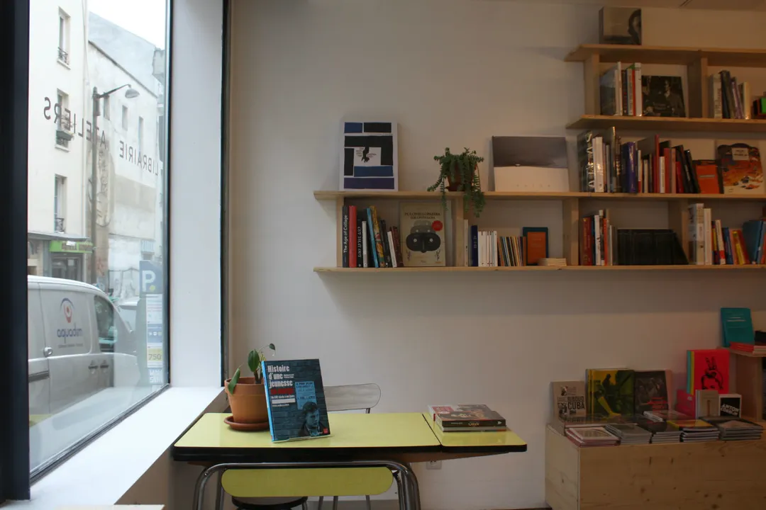 La Régulière Restaurant Galerie d'art Shop Paris