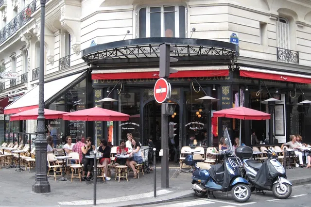 Ambiance bistrot tendance au Café Charlot