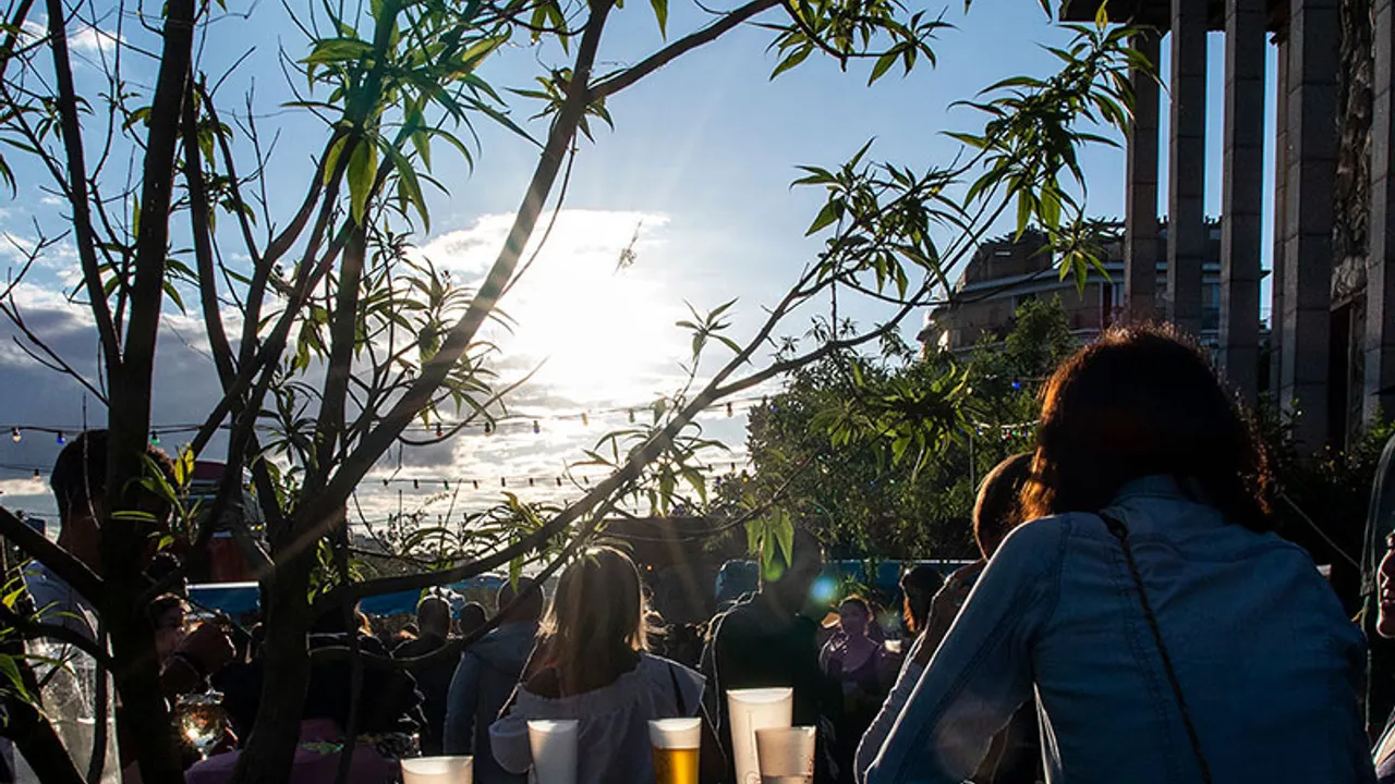 Terrasse Poisson Lune