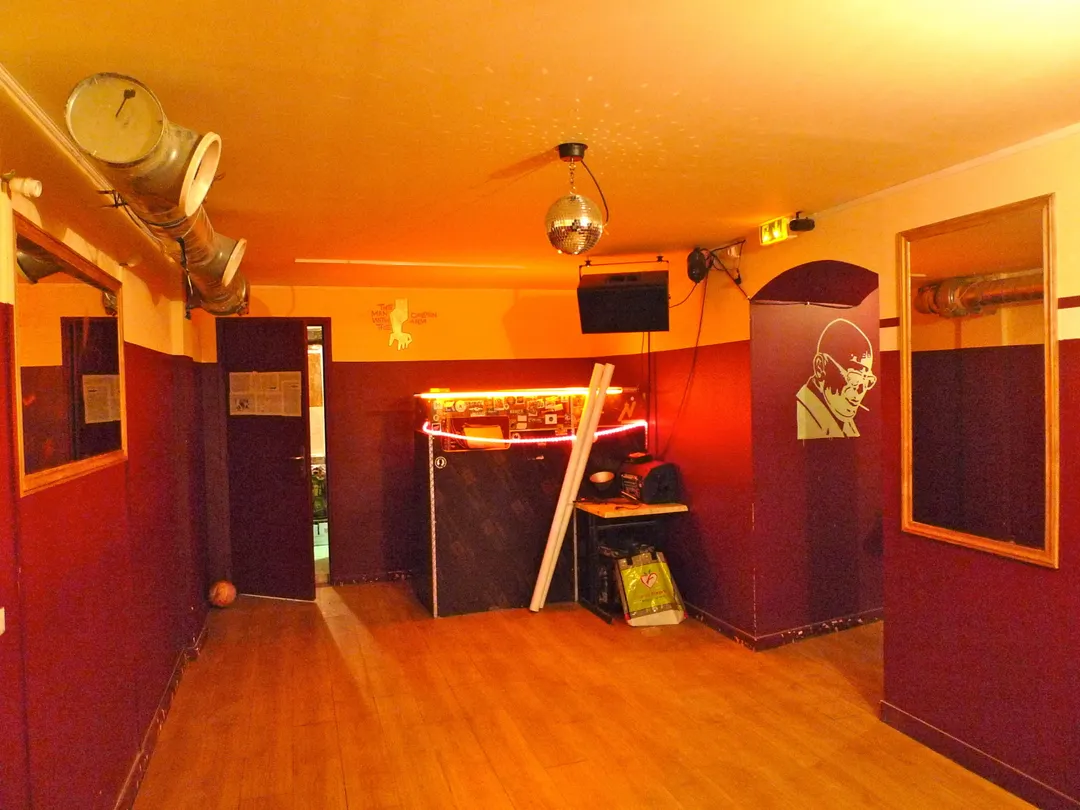 Le 9b Restaurant Bar Paris