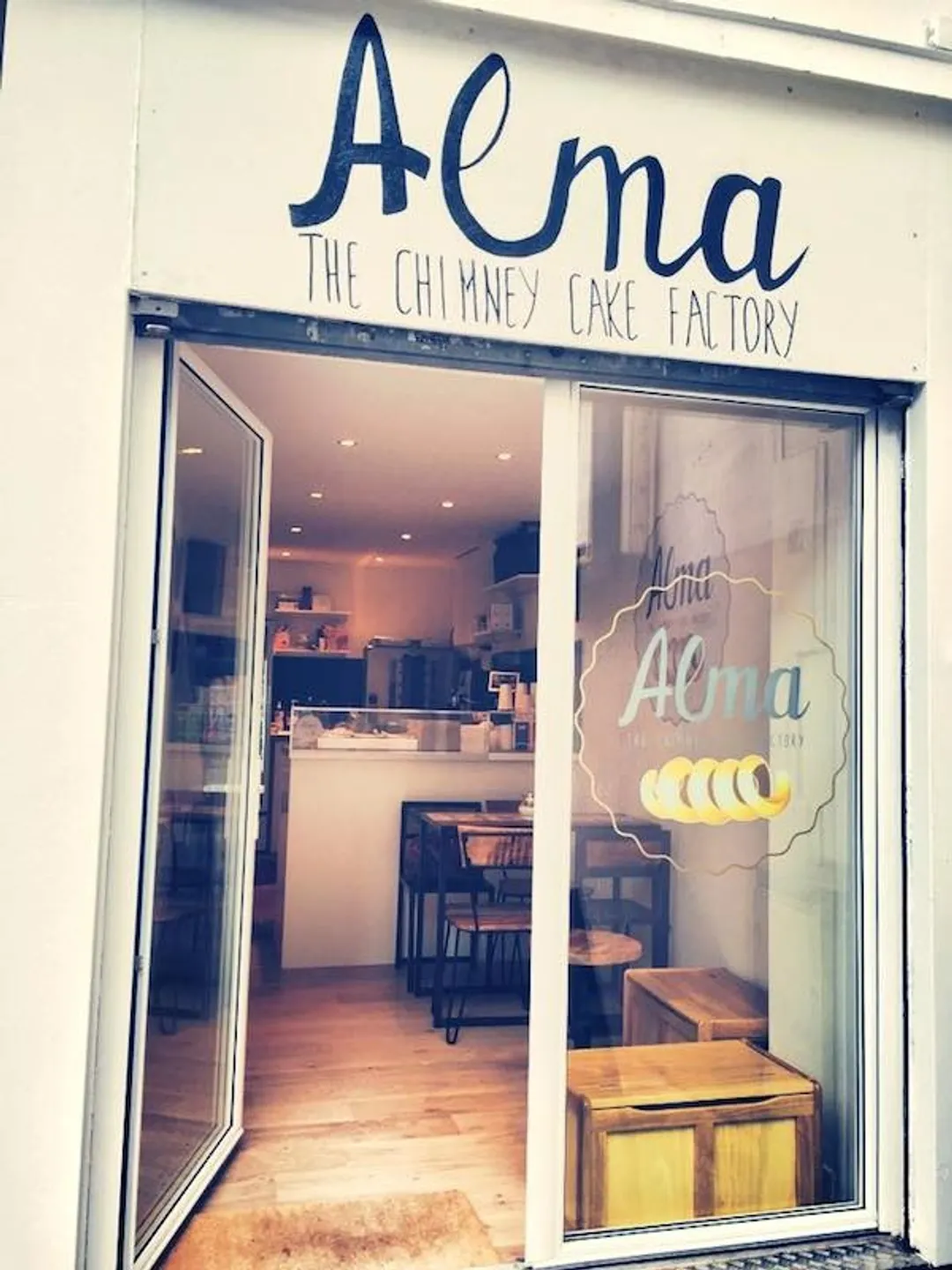 Alma, The Chimney Cake Factory Restaurant Shop Paris