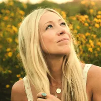 Ellie Holcomb