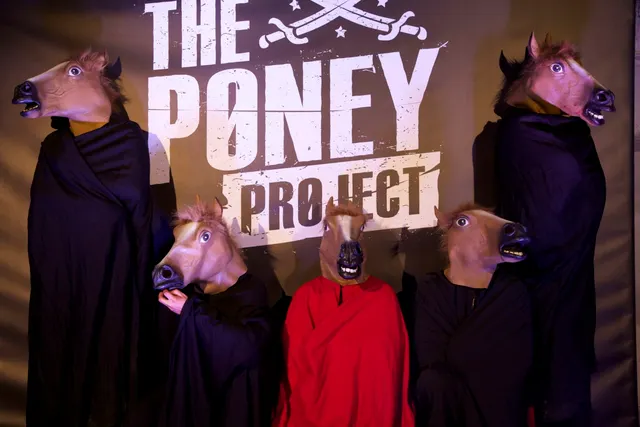 The Poney Project : rejoindrez-vous la révolte festive ?