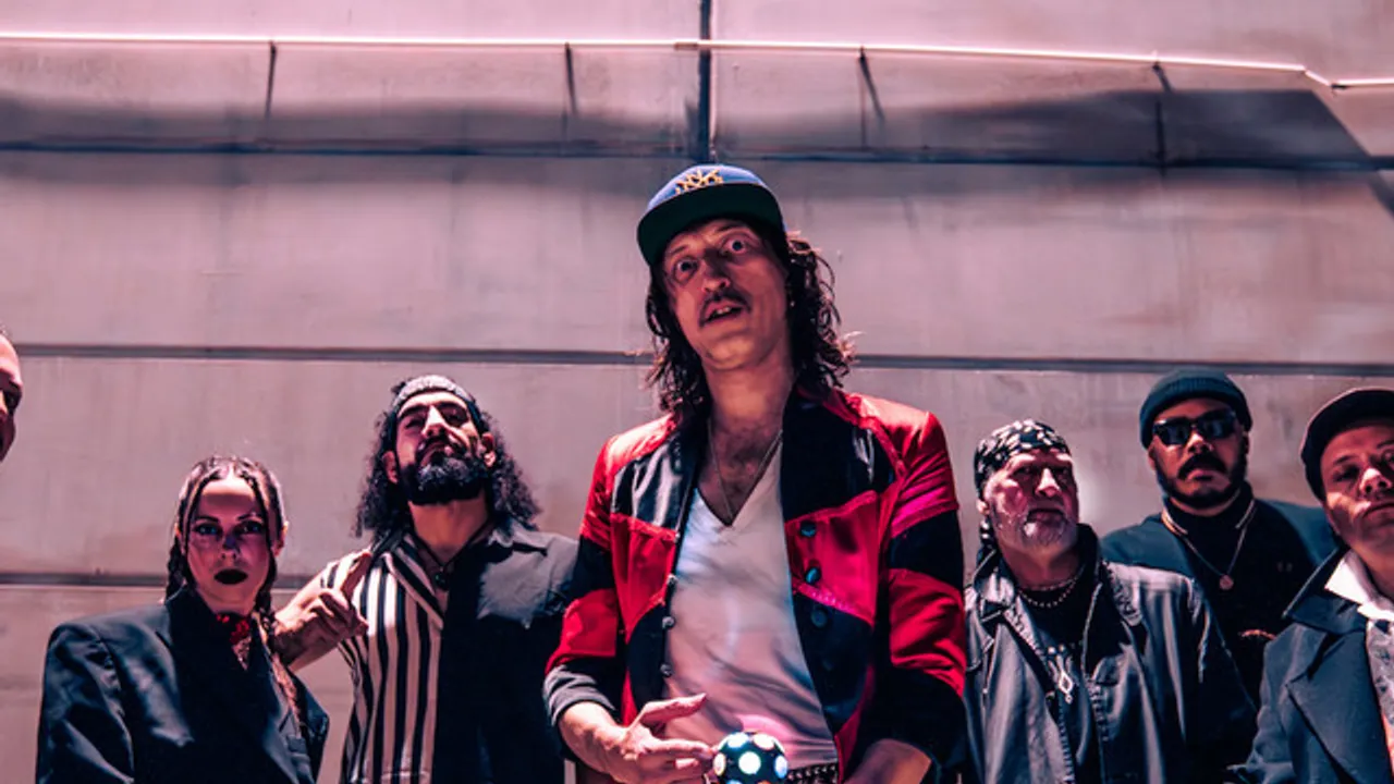 GOGOL BORDELLO
