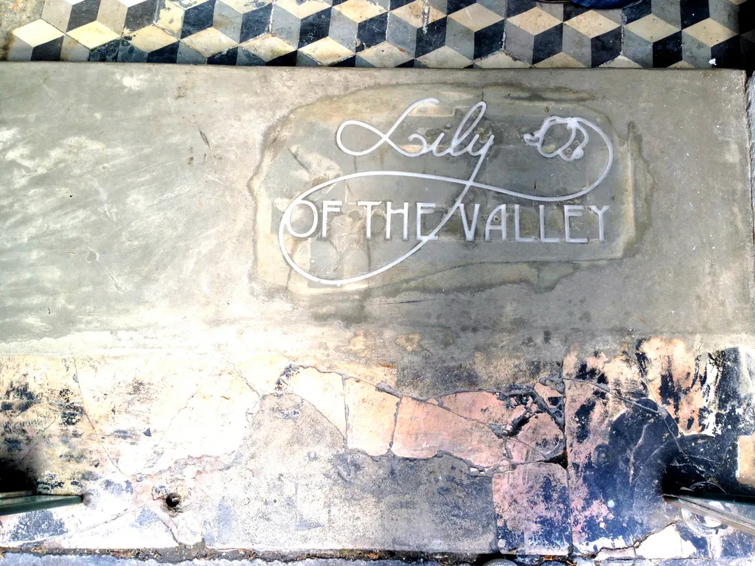 Lily of the Valley Restaurant Paris