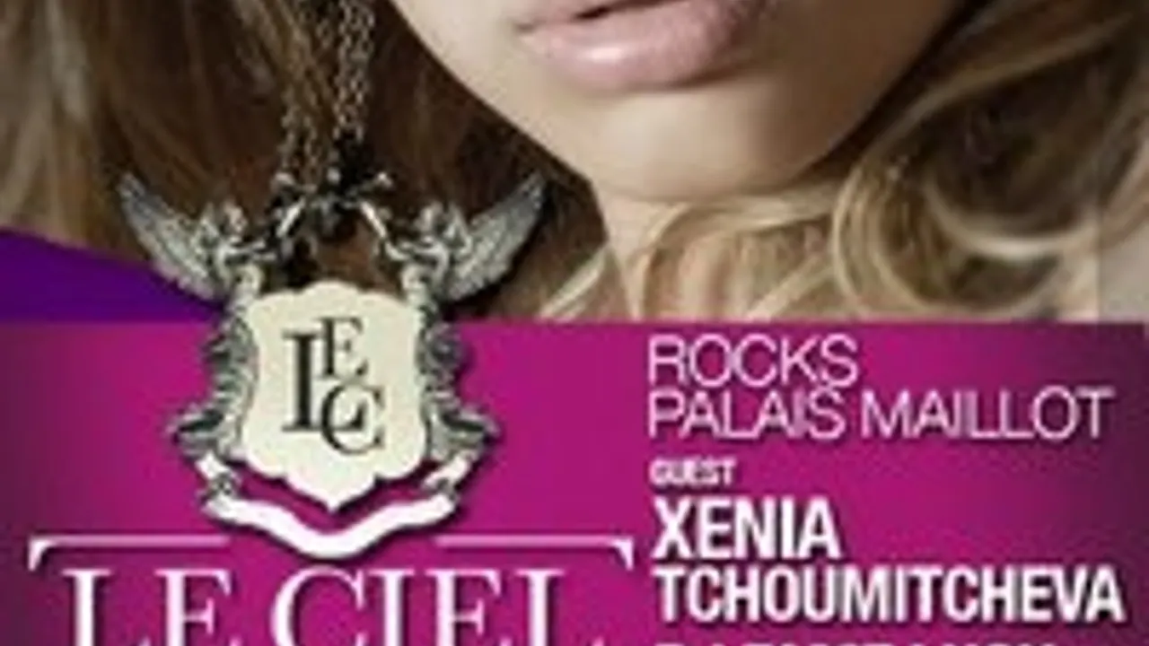 LA TOP MODEL XENIA TCHOUMITCHEVA AUX PLATINES