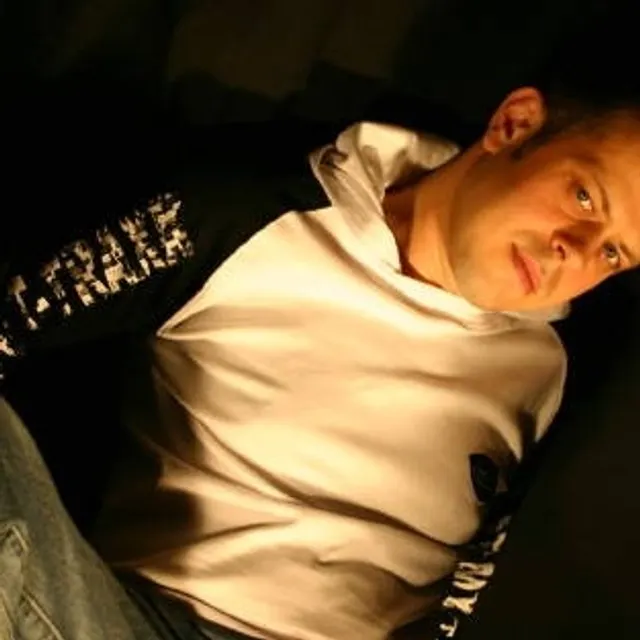 Hovi R