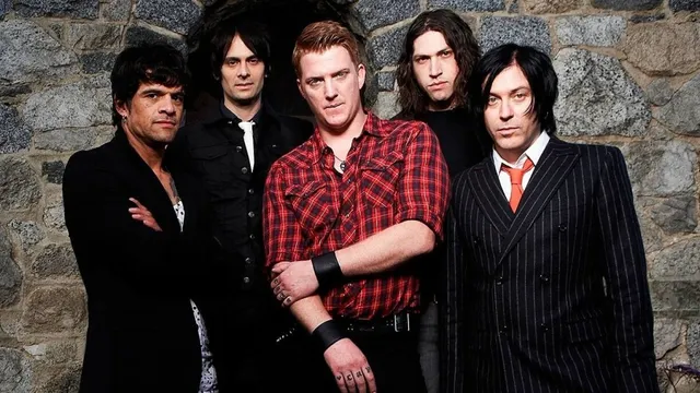 SUNDAY TRIBUTE // QUEENS OF THE STONE AGE