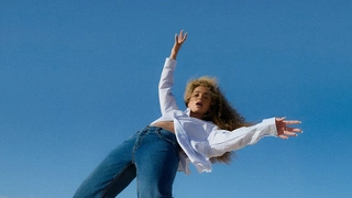 Ella Eyre