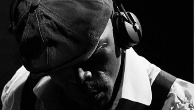 JP Mano aux platines
