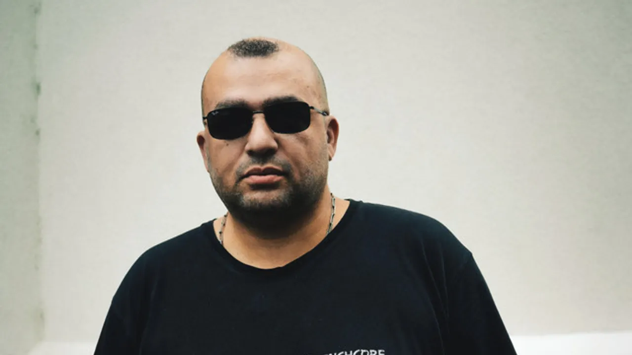 BORN TO RAVE / PARIS