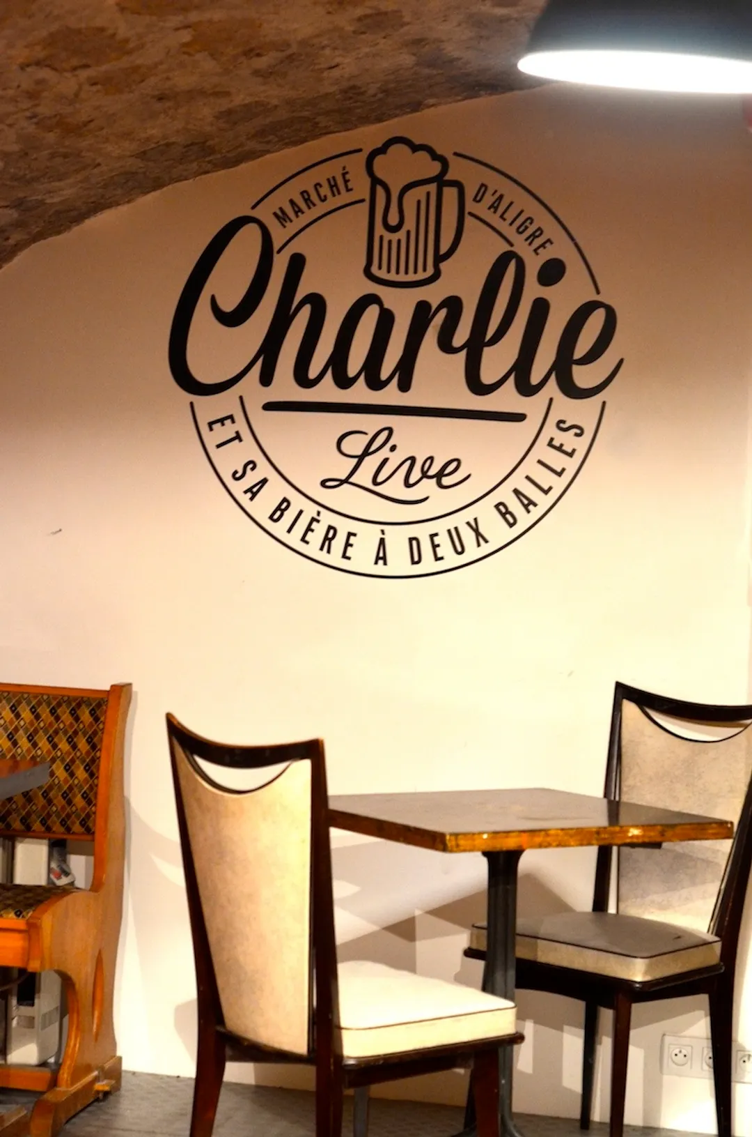 Charlie... et sa bière à deux balles Bar Paris