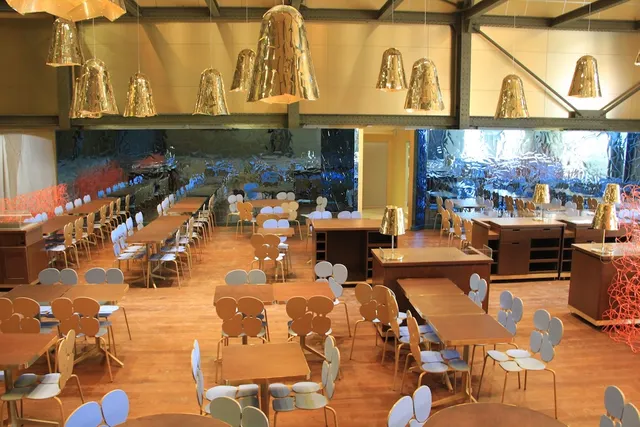 L'heure de l'ouverture du Café de l'Horloge a sonné