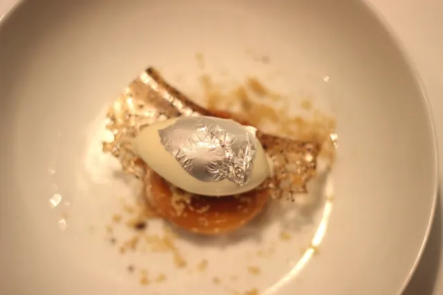 Restaurant Nomos : Guillaume Sanchez et sa cuisine osée s'installent à Montmartre
