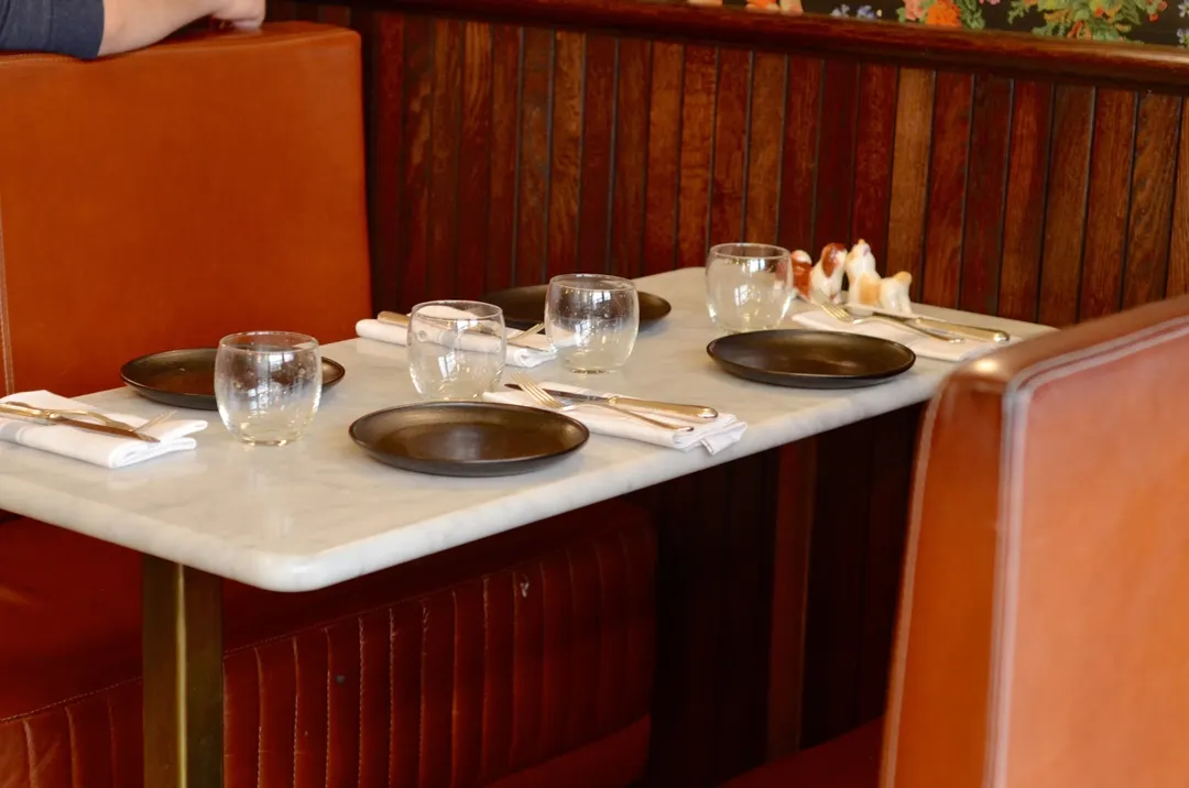 Aux Prés Restaurant Paris