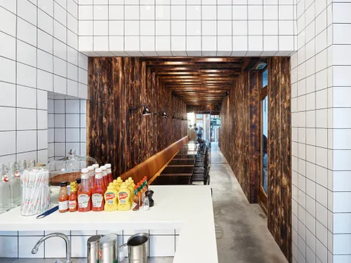 Le Ruisseau Burger Joint Restaurant Paris