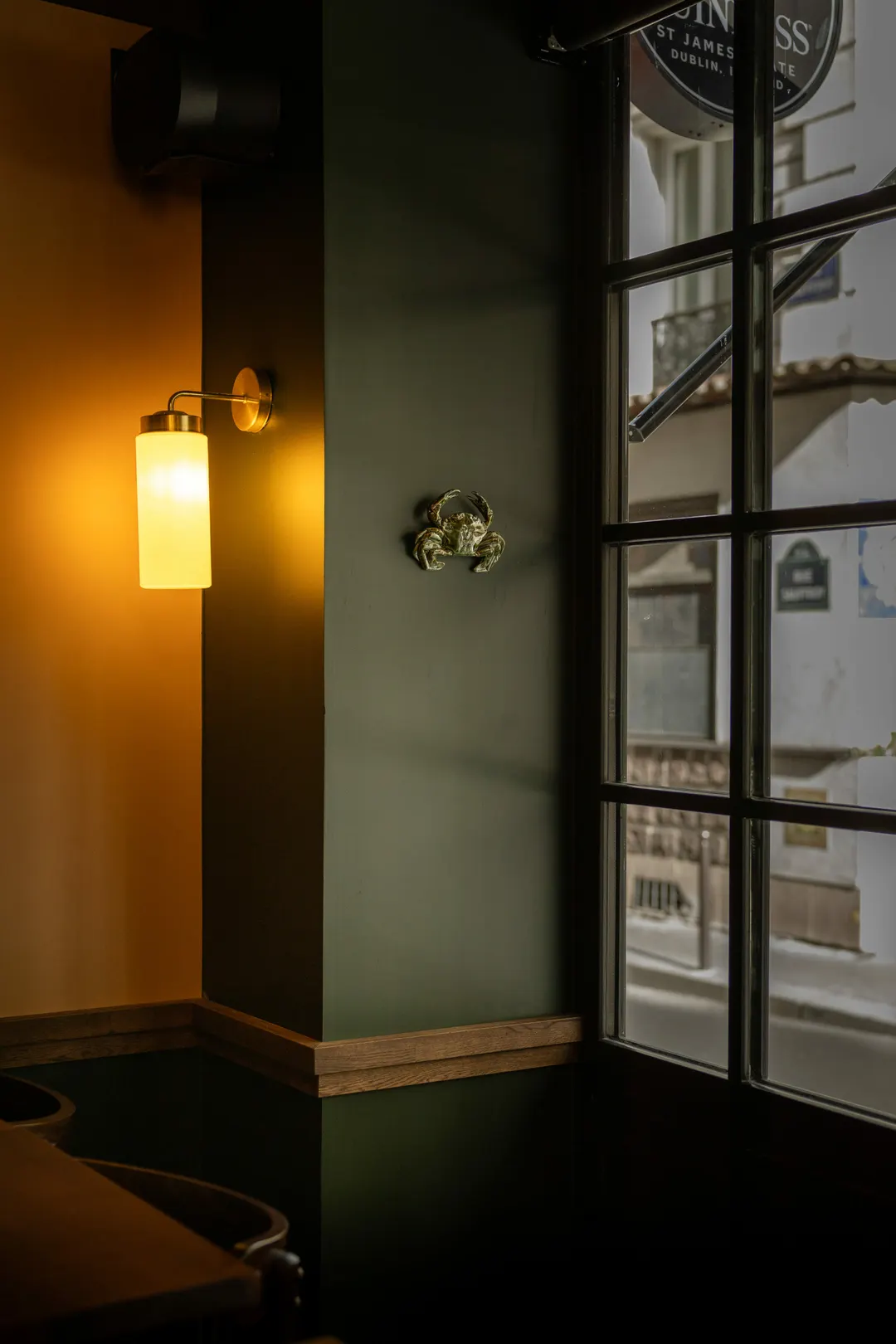 The Blossom Arms Restaurant Bar Paris