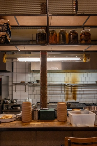 Miznon Grands Boulevards Restaurant Paris
