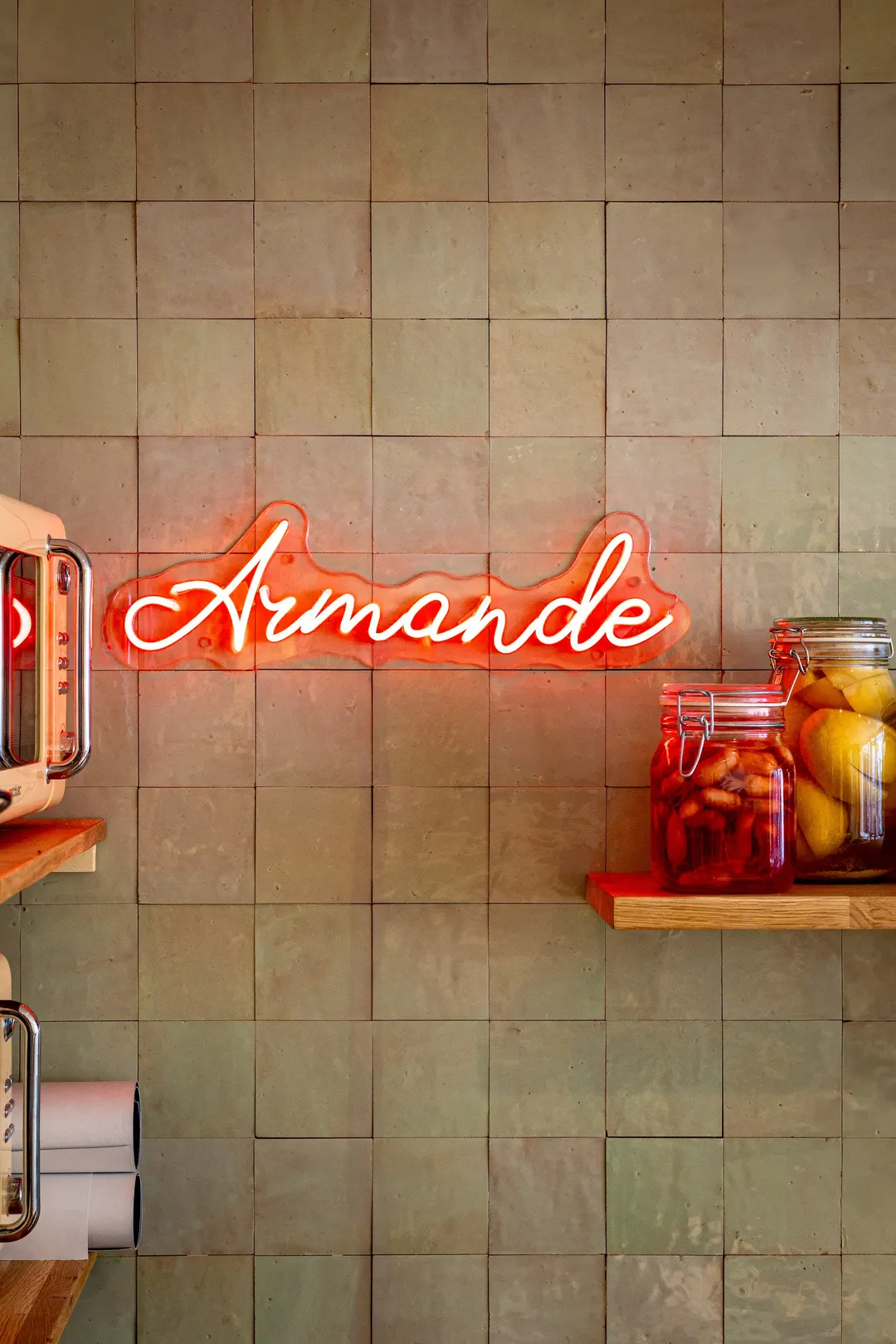 Armande Restaurant Shop Paris