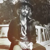 Angus Stone